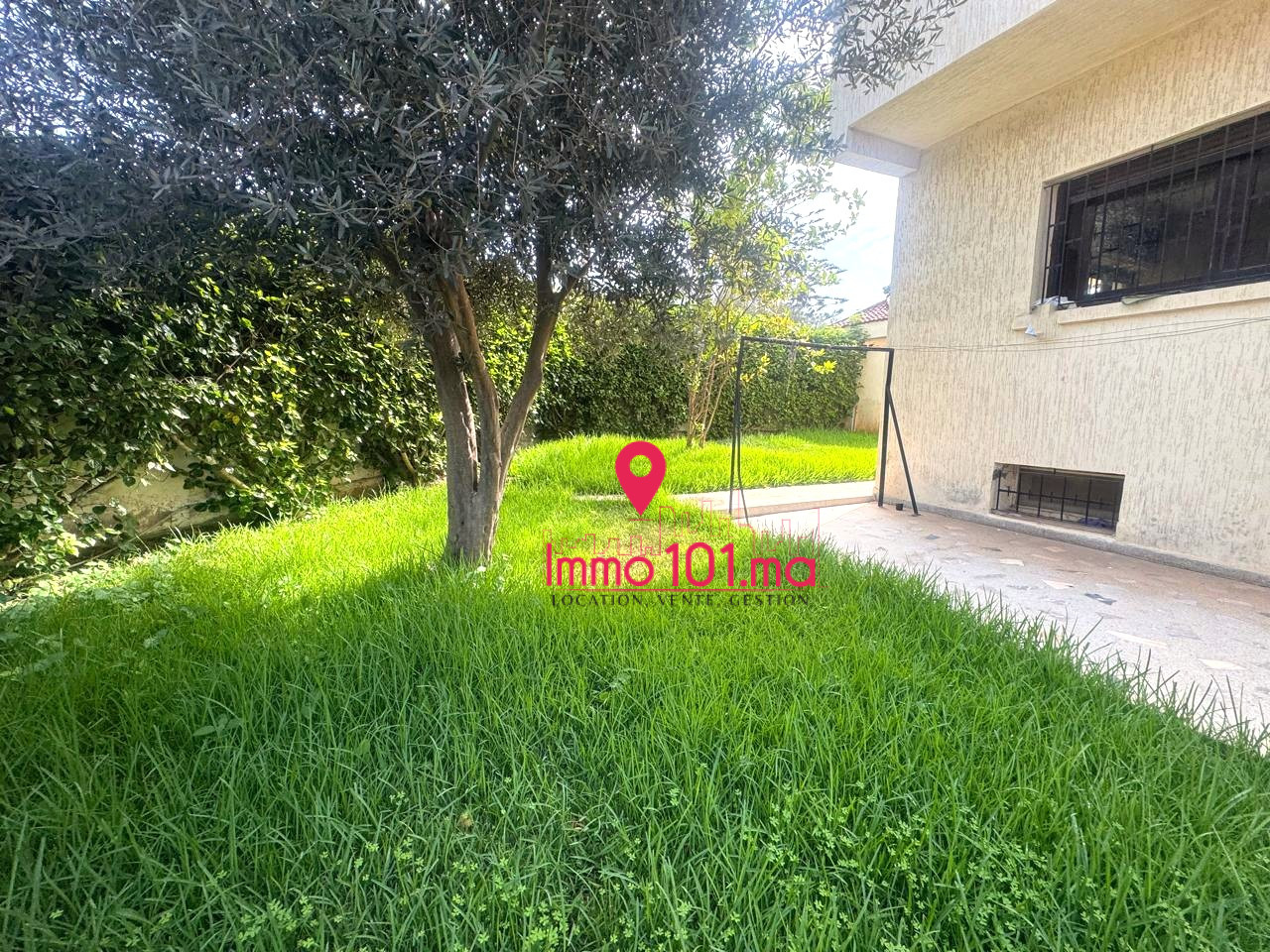 Villa à rénover à vendre à Hay Riad ZLV2279